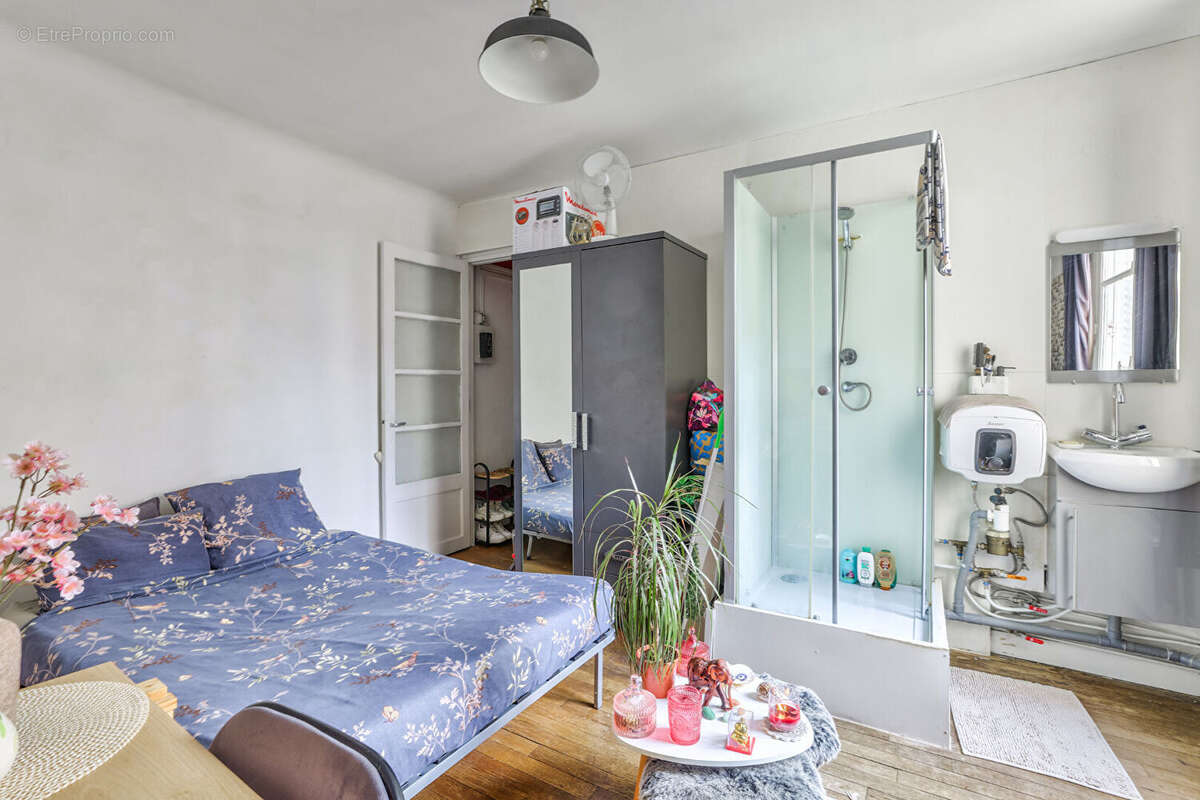 Appartement à PARIS-14E