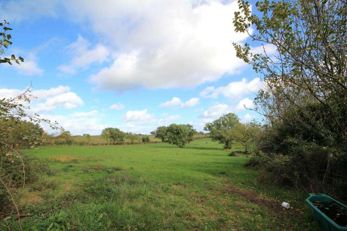 Maison à LA SALVETAT-PEYRALES