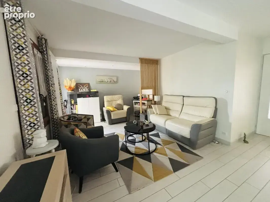 Bourges-quartier hôpital-maison avec veranda, trois chambres - photo 4