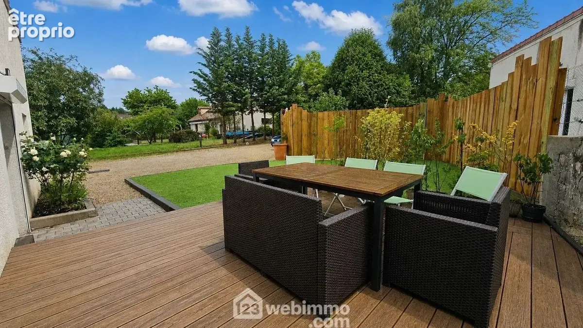 Une terrasse en bois spacieuse et sans vis à vis! - Maison à MILLY-LA-FORET