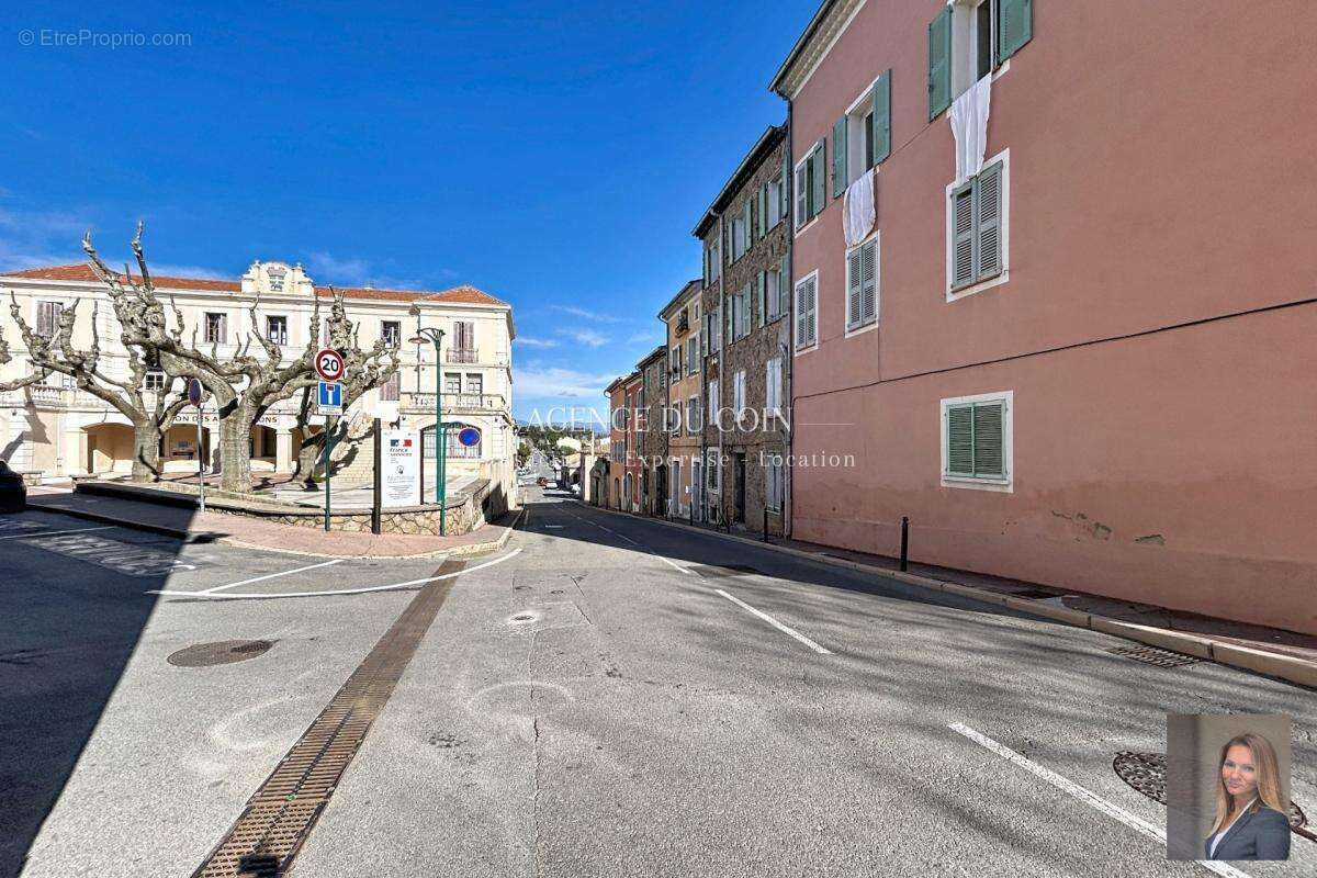 Appartement à LE MUY