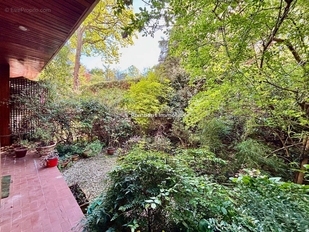 Appartement à LA CELLE-SAINT-CLOUD