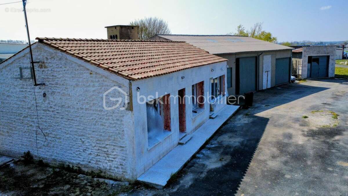 Maison à MAUZE-SUR-LE-MIGNON
