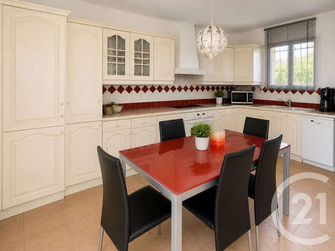 Maison à BORMES-LES-MIMOSAS