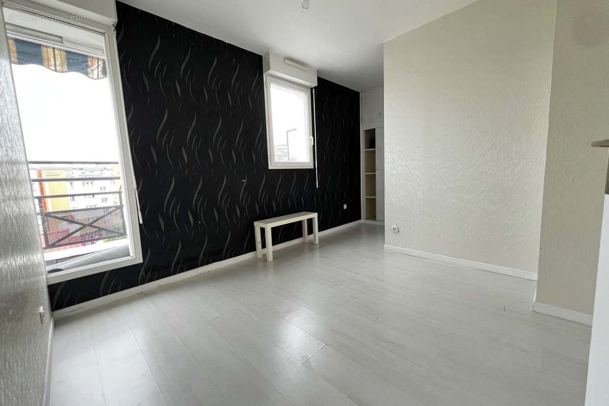 Appartement 58 m² à Gagny  - photo 4