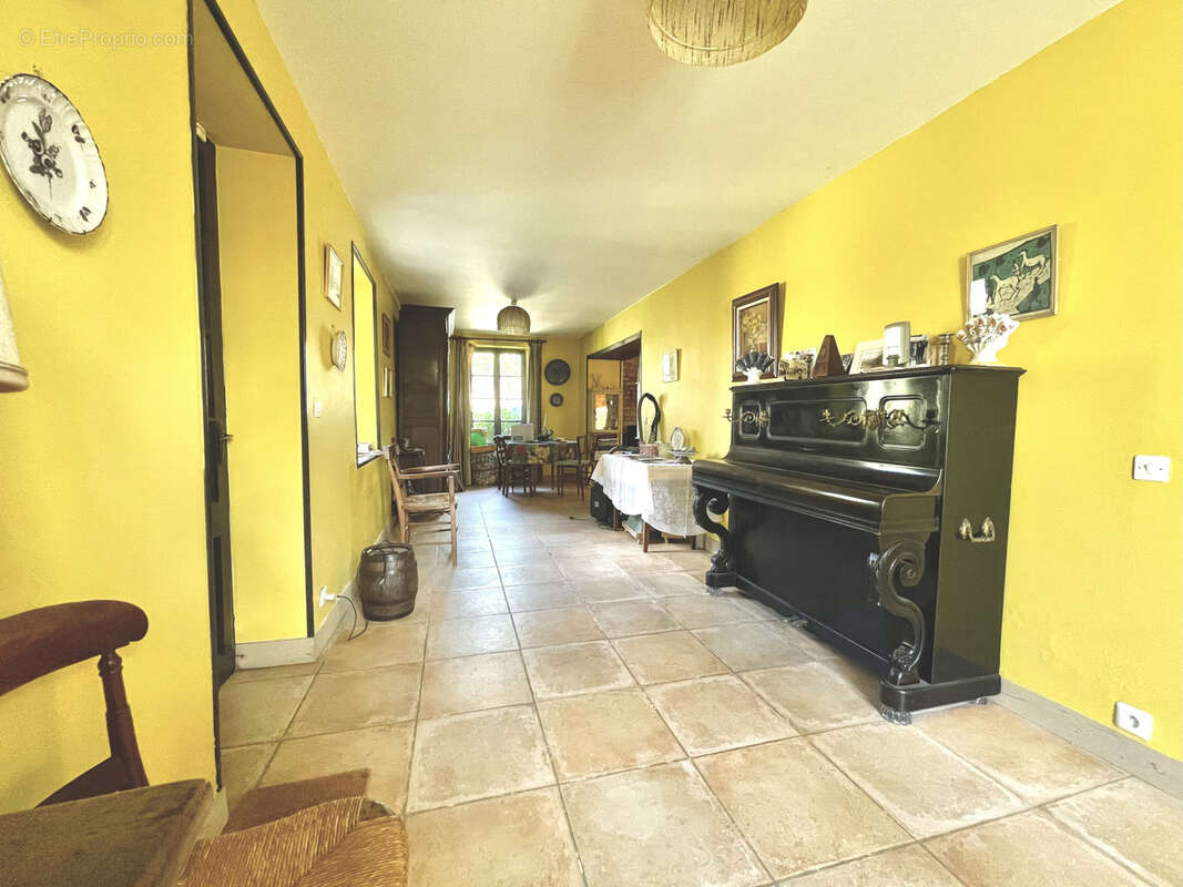 Maison à FONTAINE-HENRY