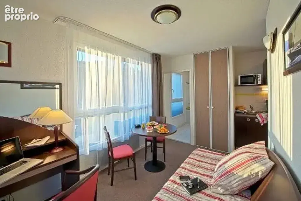 INVESTISSEMENT LOCATIF  Le Port-Marly  Résidence d'Affaires Serena - 6,06% de rentabilité - photo 2