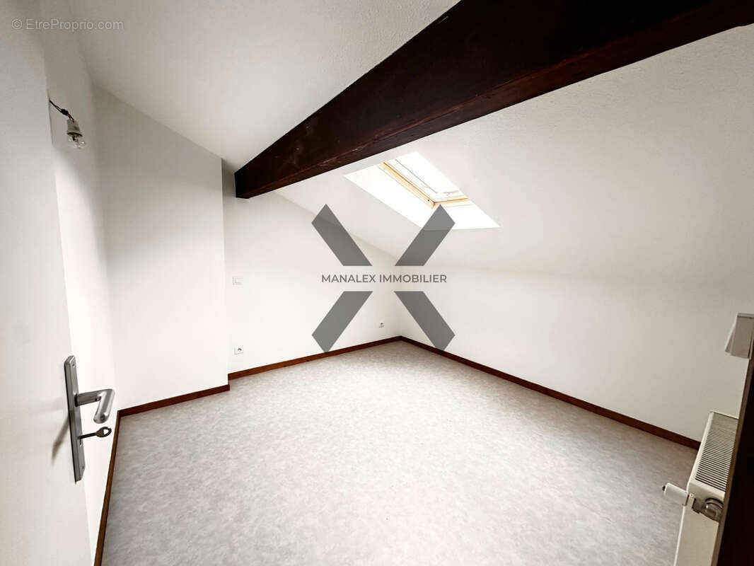 Appartement à LE COTEAU