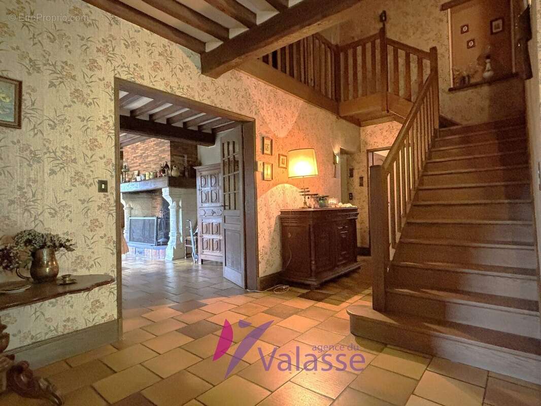 Maison à GRUCHET-LE-VALASSE