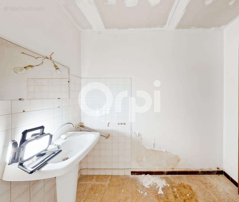 Maison à SAINT-ALBAN-AURIOLLES