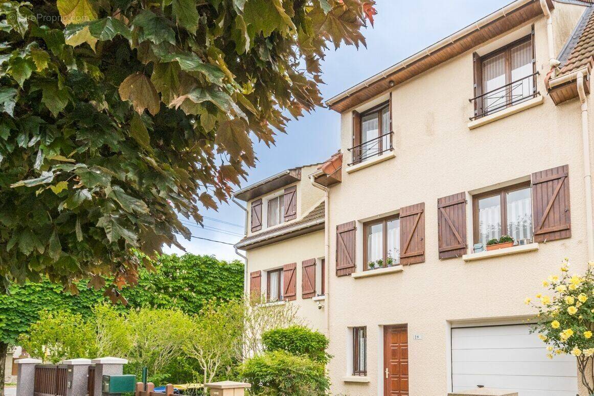 Maison à LIVRY-GARGAN