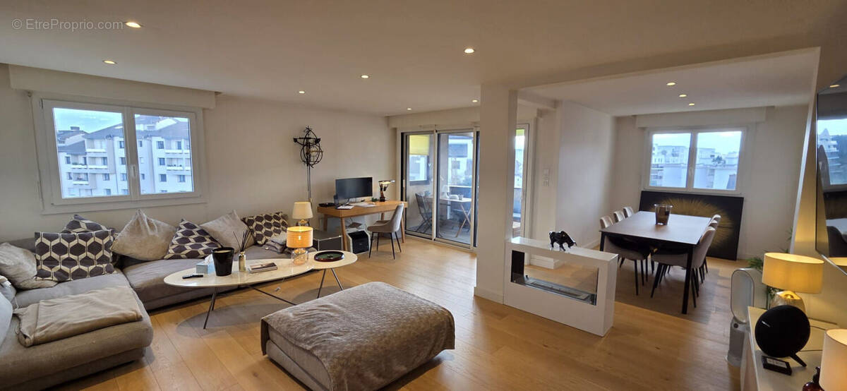 Appartement à AMBILLY