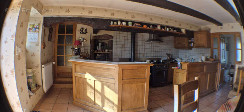 Maison à SAINT-CHRISTOPHE-VALLON