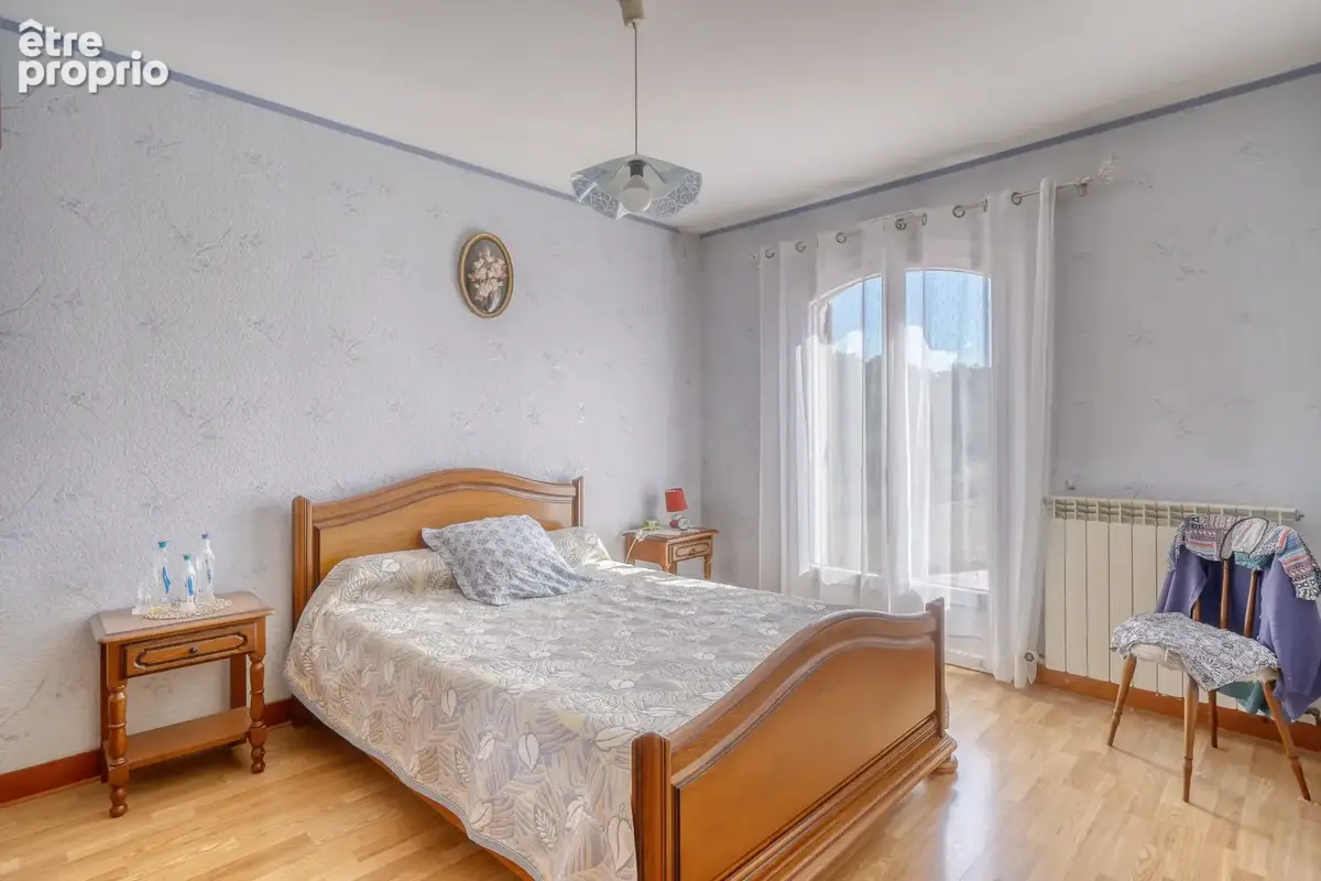 Maison 6 pièces en R+1 de 171m2 sur parcelle de 1571m2 - photo 7
