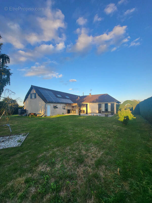 Maison à VILLETHIERRY