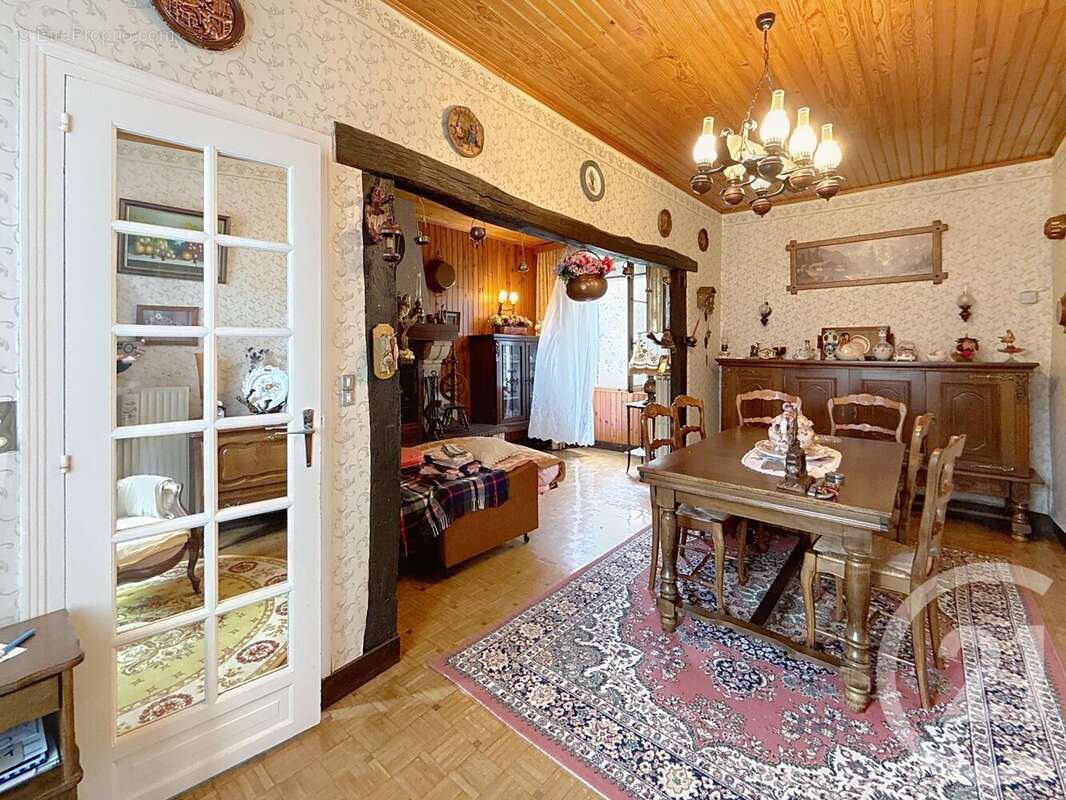 Maison à LES ORMES-SUR-VOULZIE