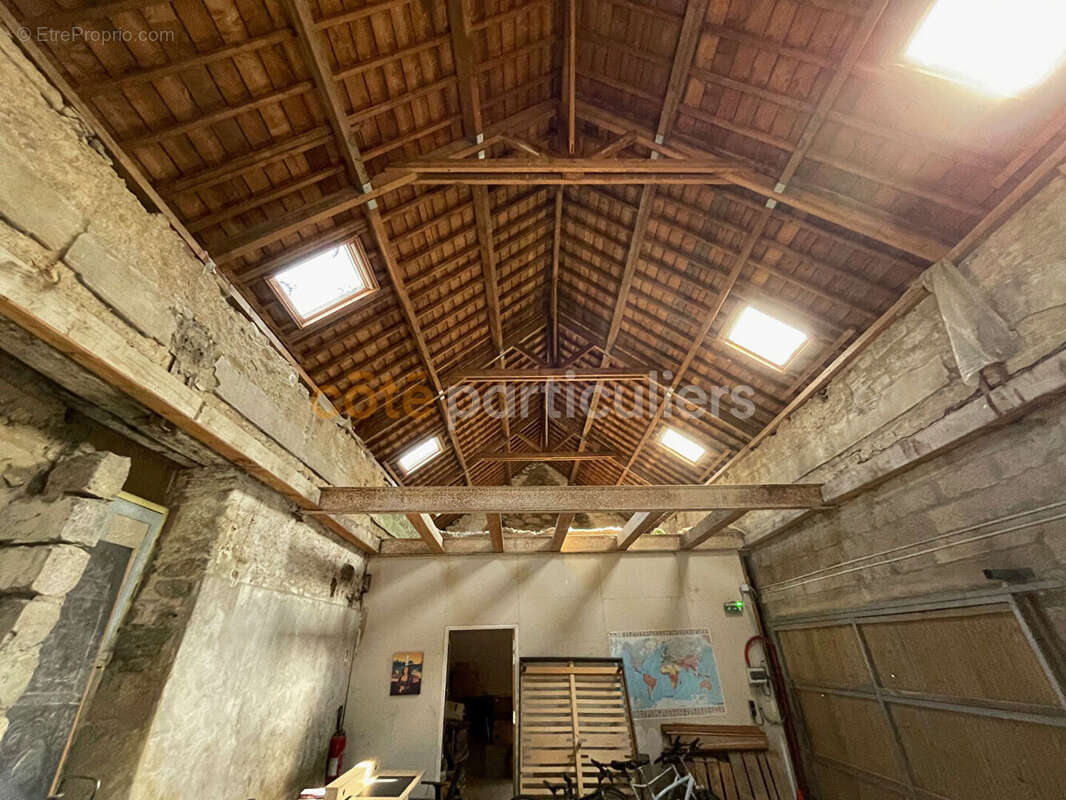 Bâtiment à rénover pour appartements en centre-ville - photo 4
