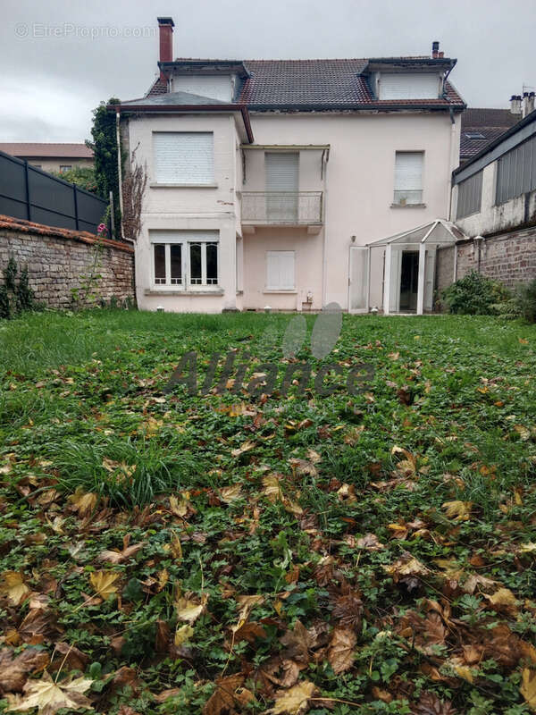 Maison à LUXEUIL-LES-BAINS