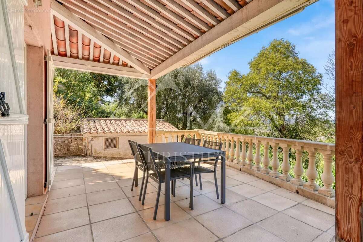 Maison à MOUANS-SARTOUX