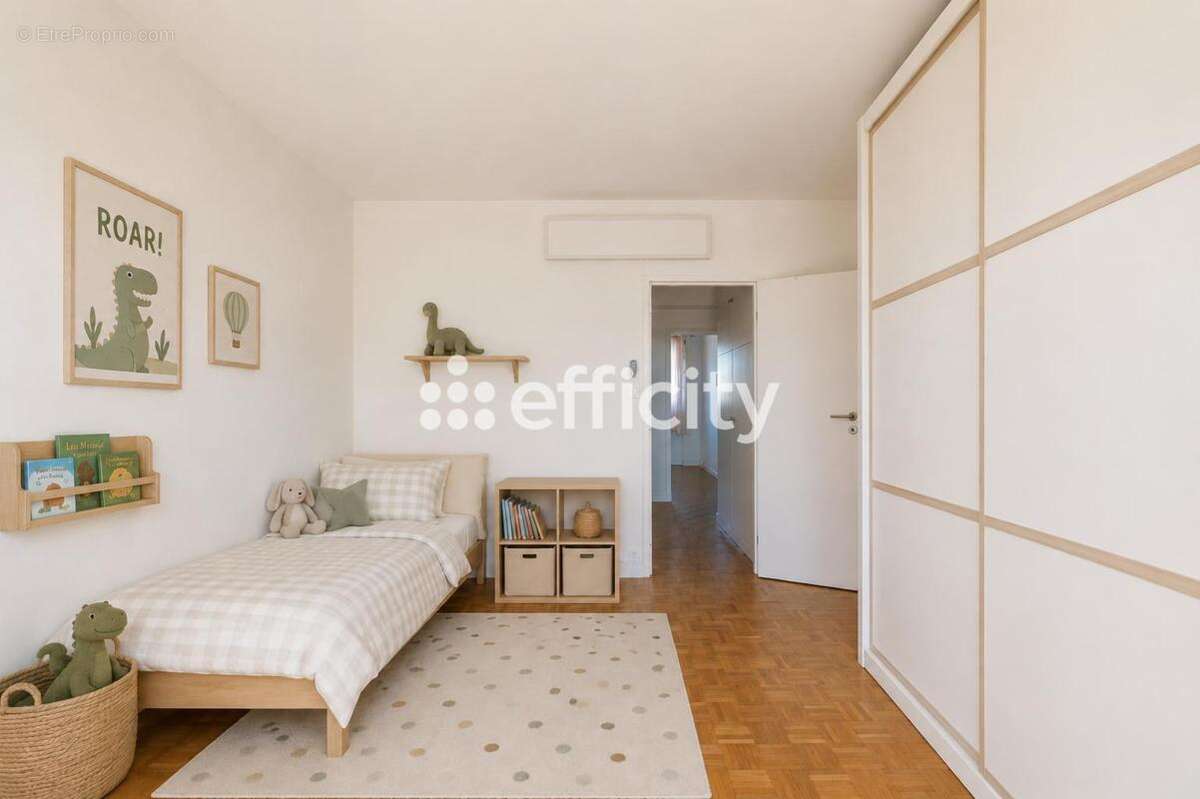 Appartement à SURESNES