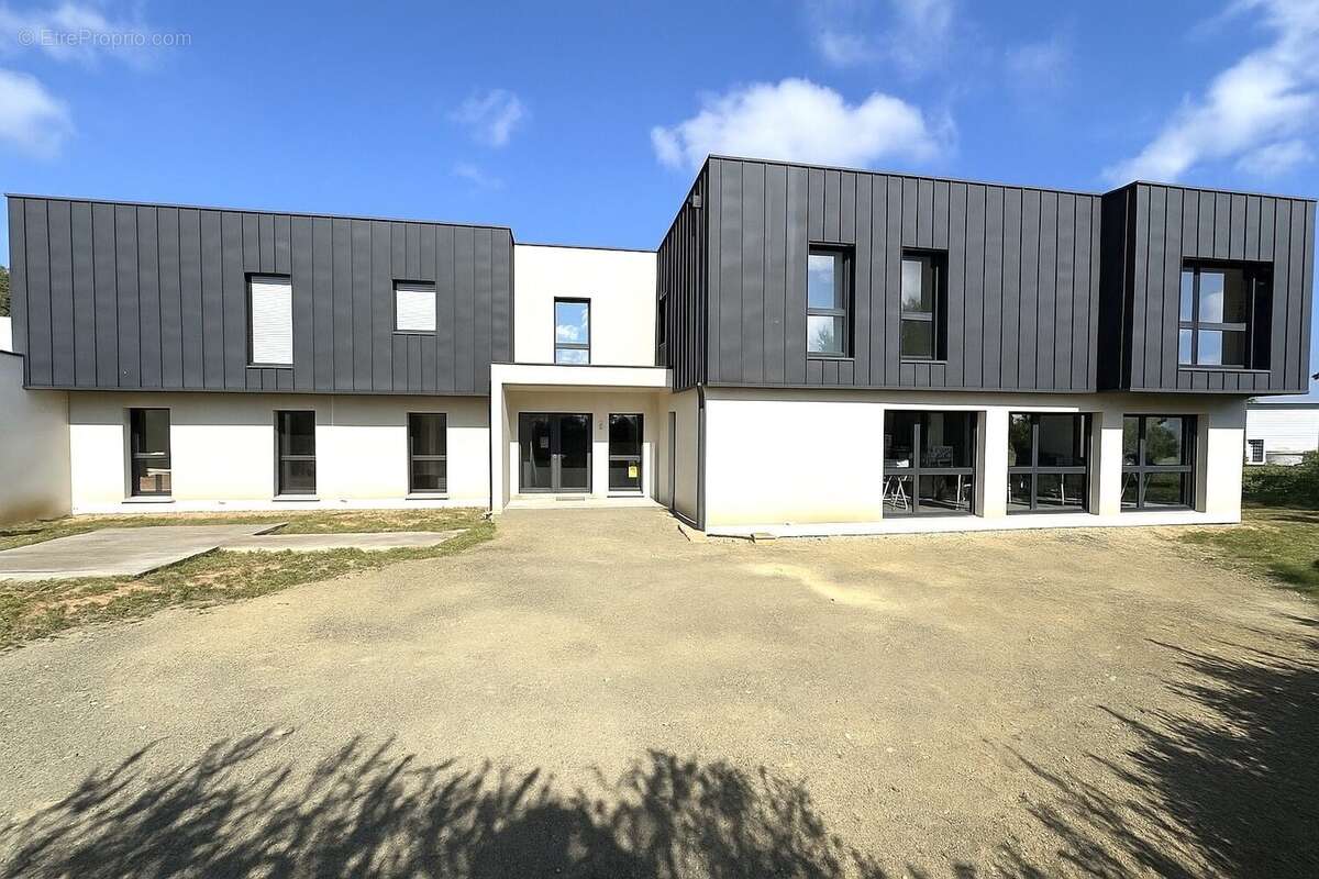 Commerce à LA CHAPELLE-DES-FOUGERETZ