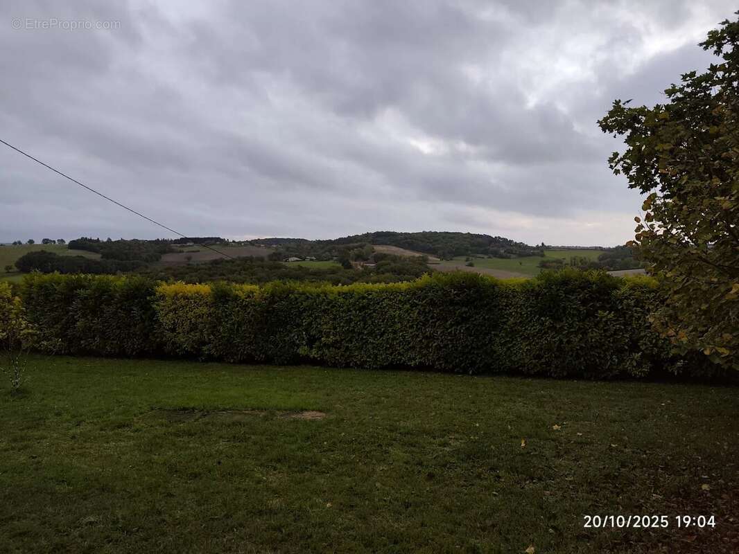 Maison à LEGUILLAC-DE-L&#039;AUCHE