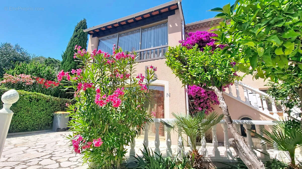 Maison à FREJUS