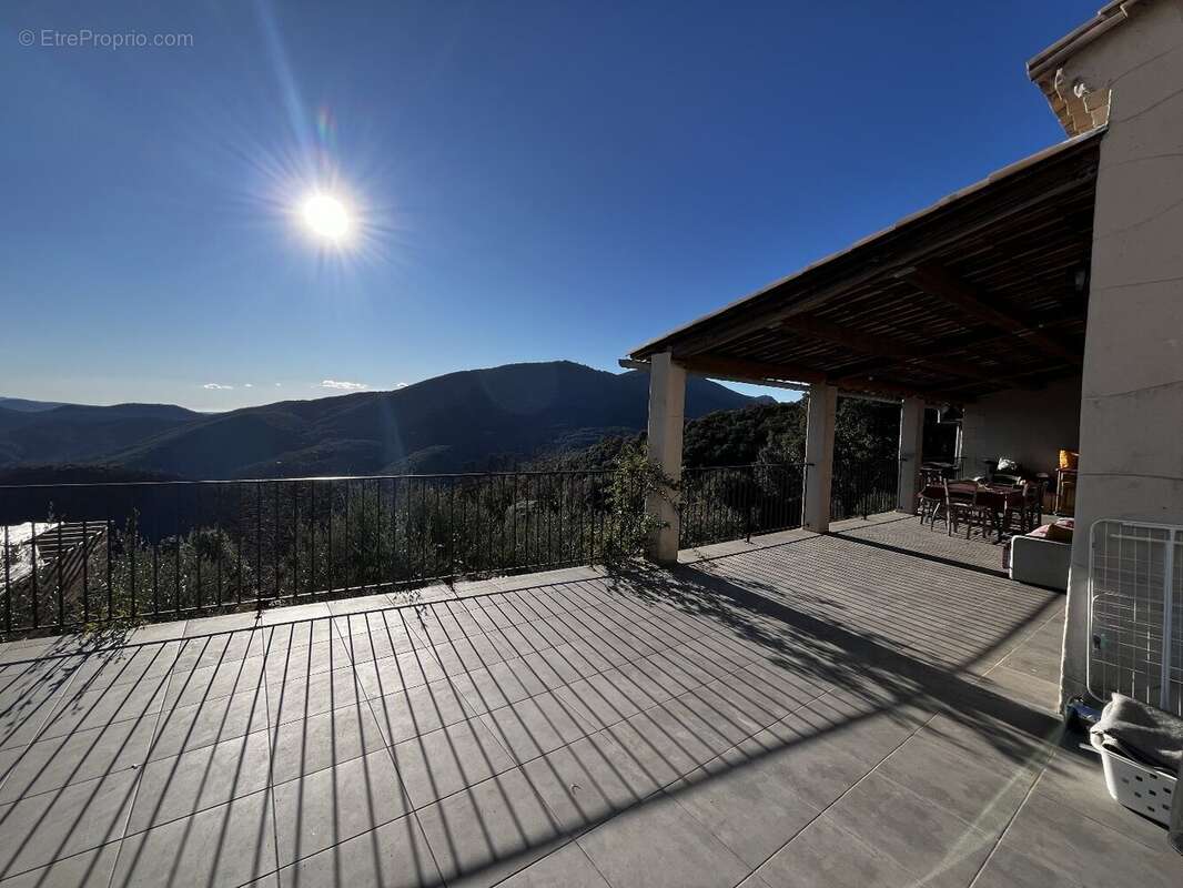 Maison à CROS