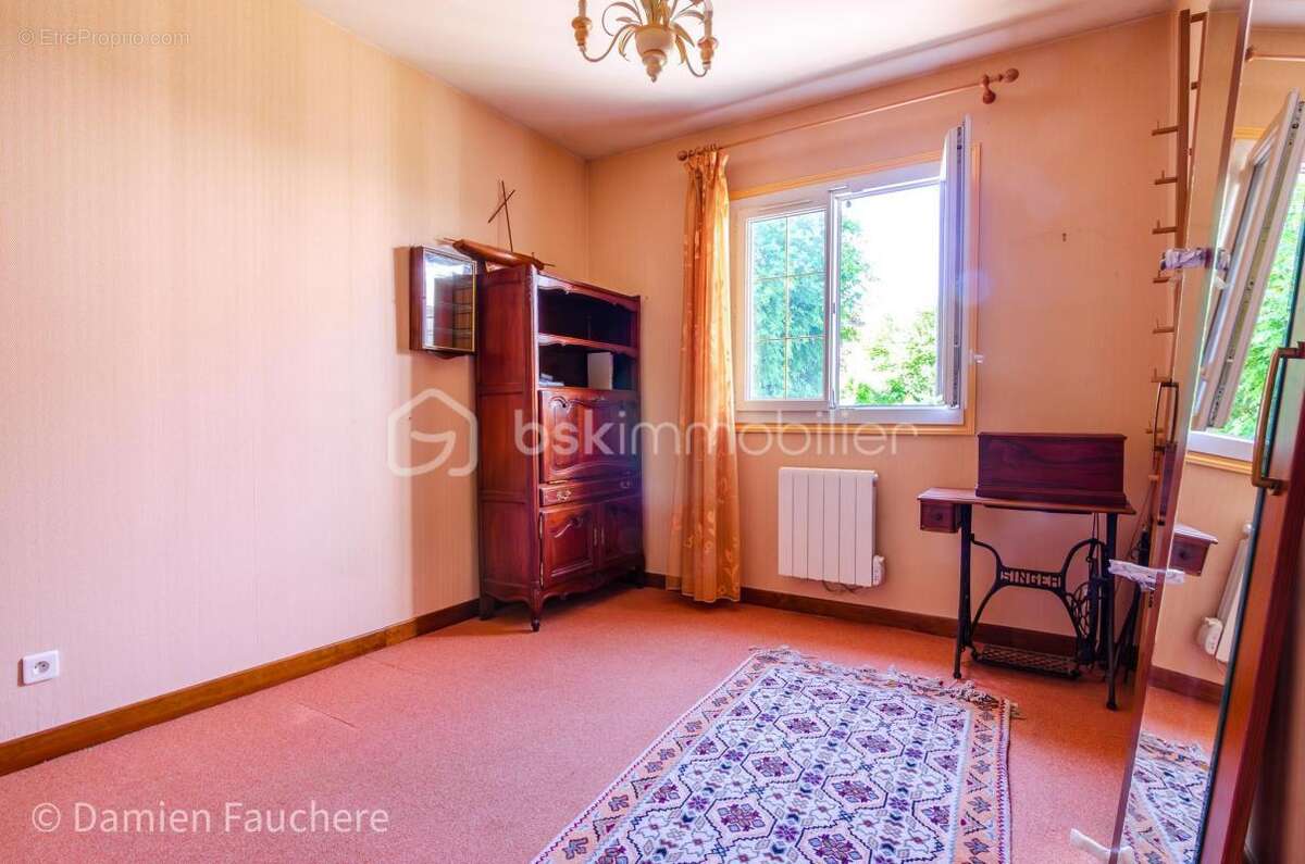 Maison à VAUX-LE-PENIL