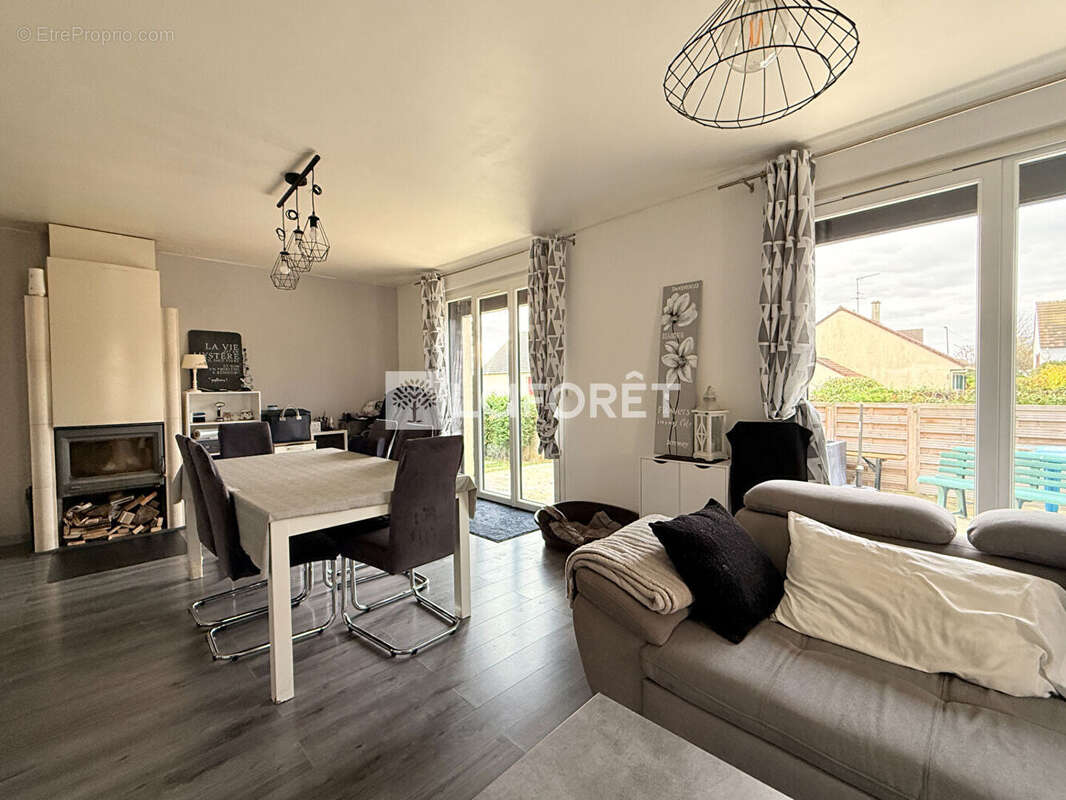 Maison à FRENOUVILLE