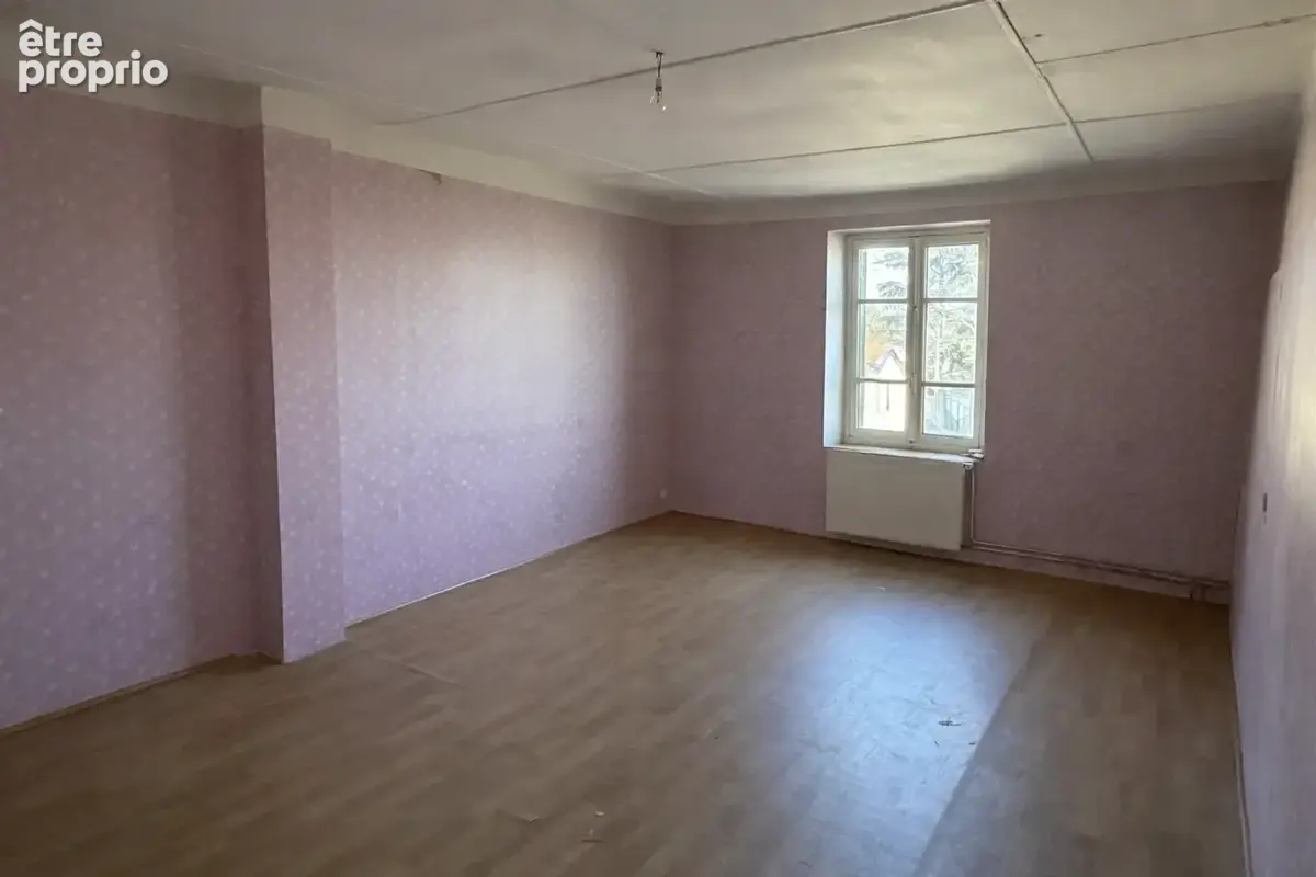PLEIN CENTRE et au grand calme, maison de 100 m2 avec 3 chambres et beau potentiel - photo 12