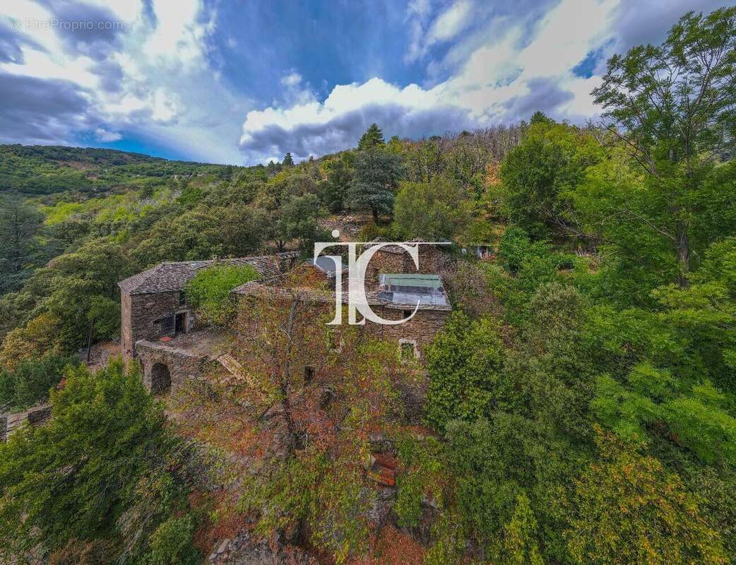 Mas du xviii? à restaurer avec 5 ha de terrain - photo 10