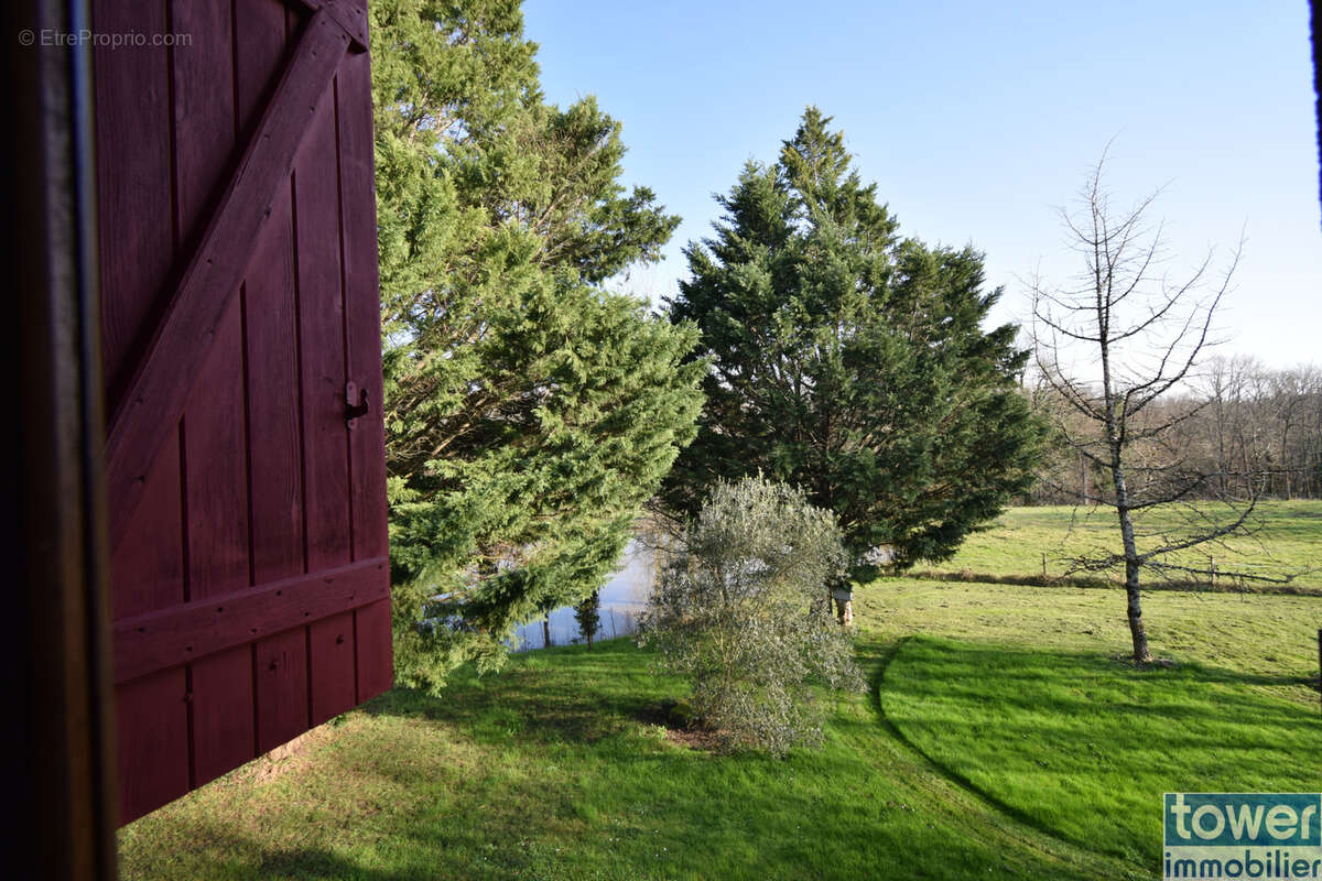 Maison à SAINT-PIERRE-D'EYRAUD
