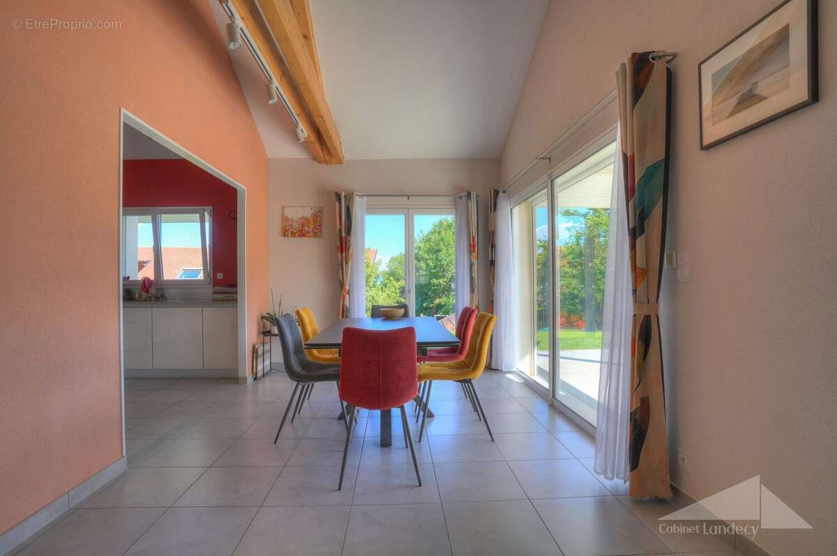 Maison à ECHENEVEX