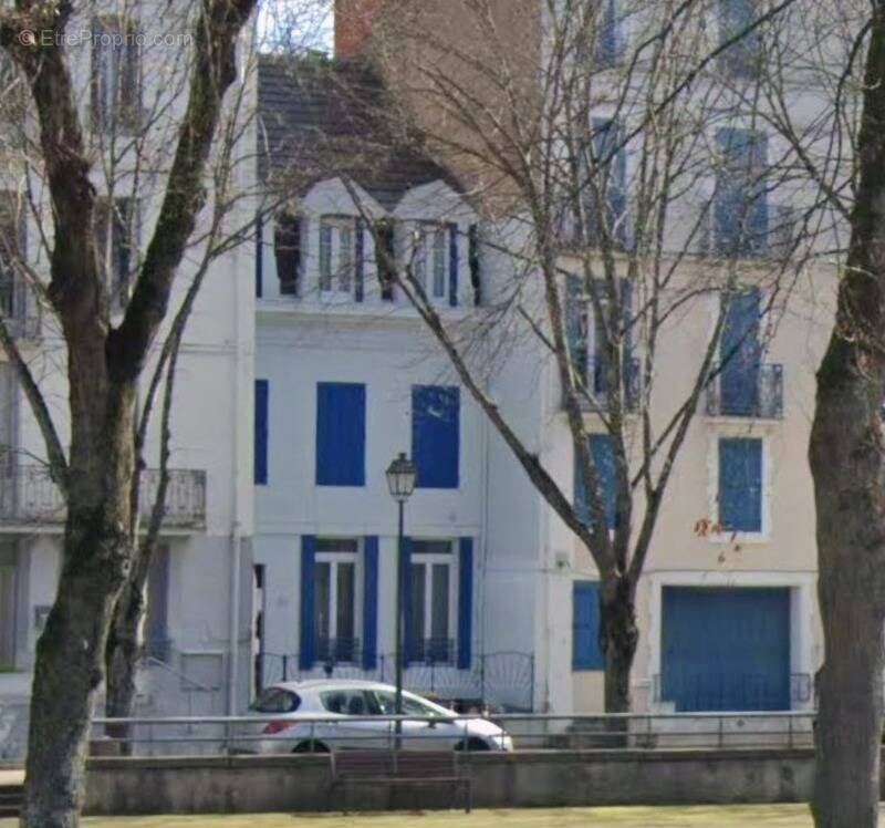 Appartement à NERIS-LES-BAINS