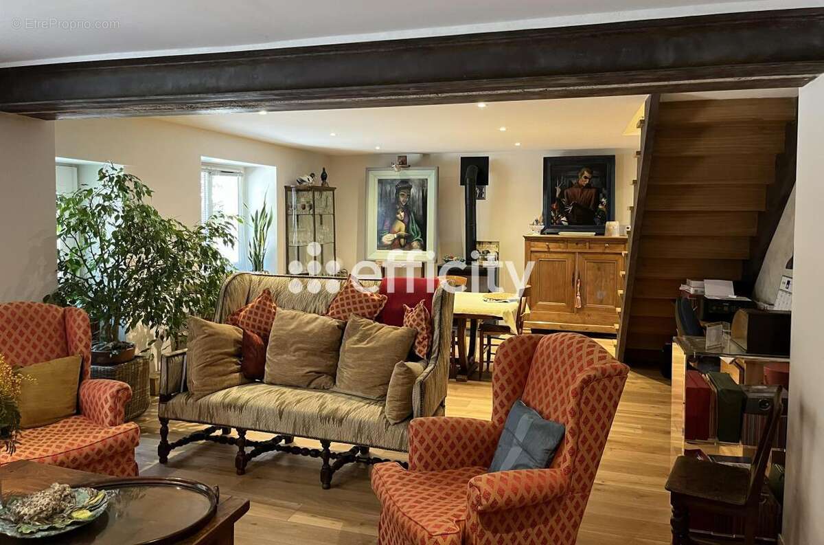 Maison à VERNIOZ