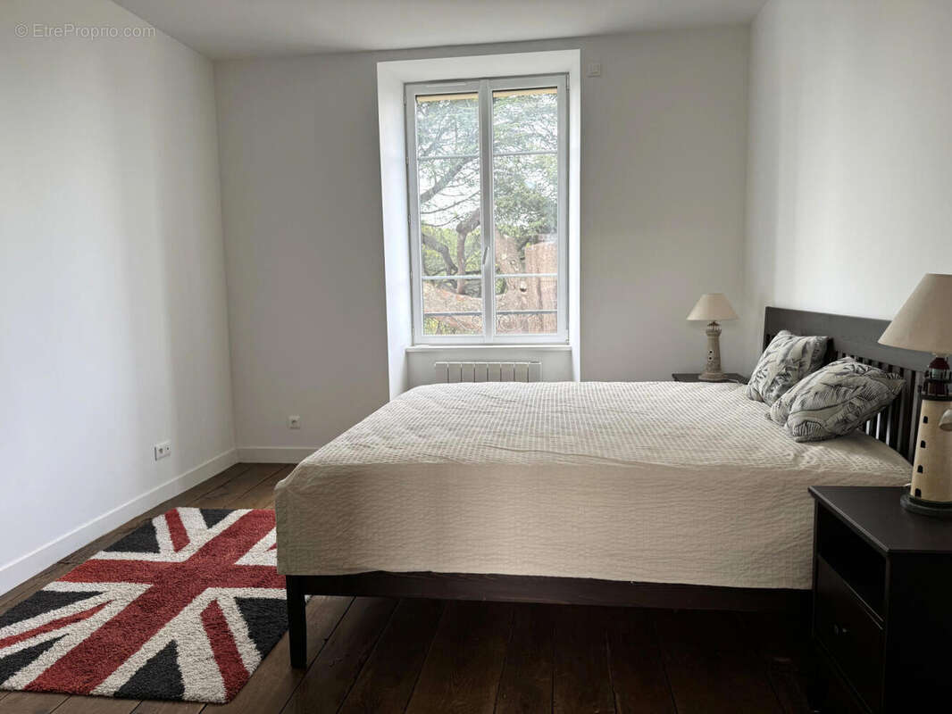 CHAMBRE - Maison à USSON-DU-POITOU