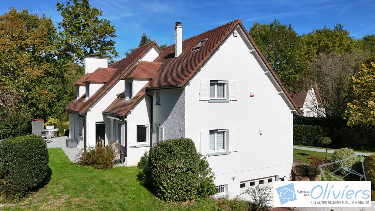 Maison à DAMPIERRE-EN-YVELINES