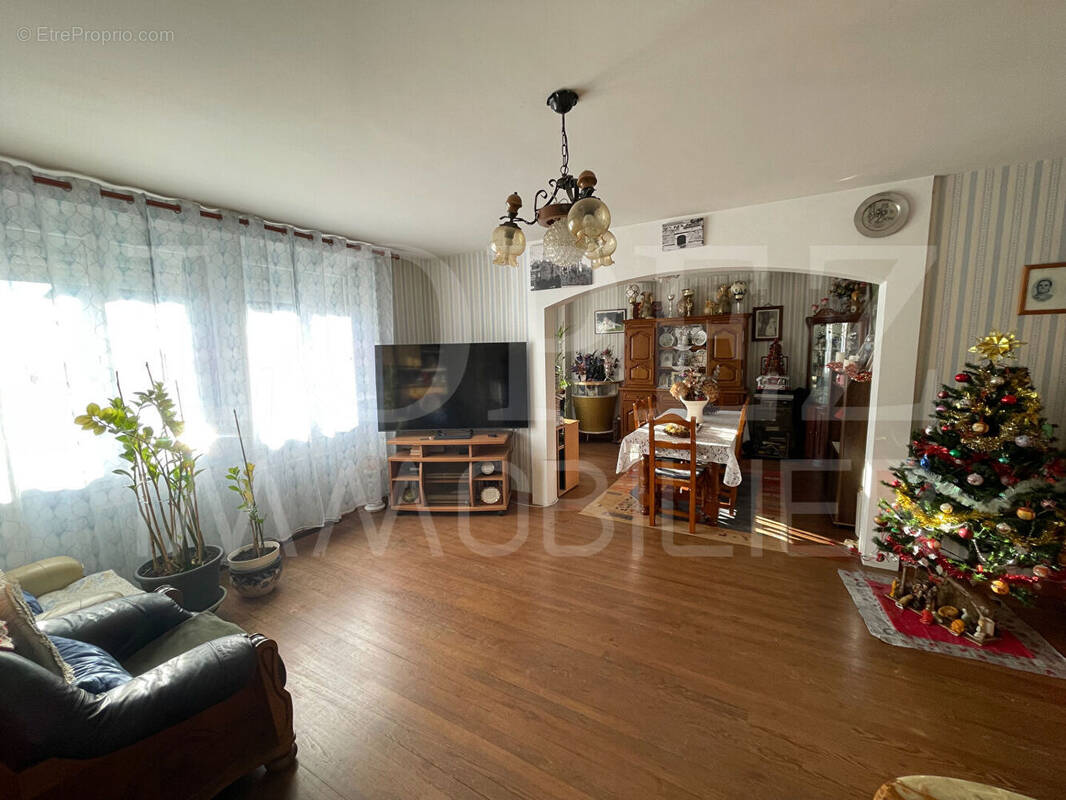 Maison à LABRUGUIERE