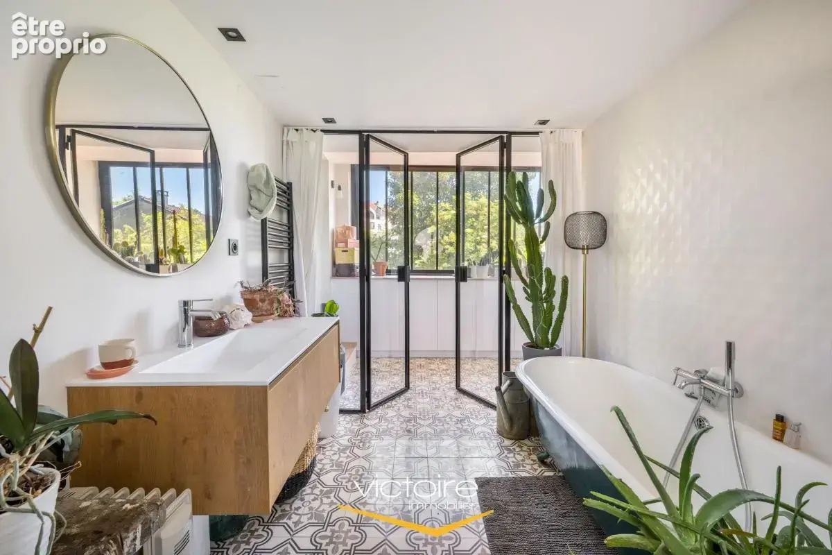 Magnifique maison rénovée avec dépendance au Coeur de Montchat - Coup de coeur assuré ! - photo 12