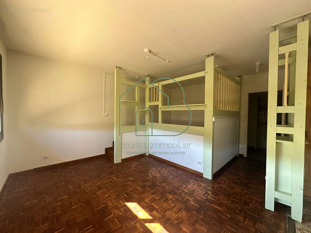 Appartement 34 m² à Decazeville  - photo 5