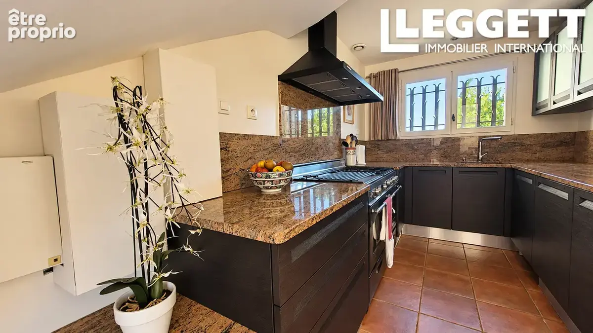 Villa 4 chambres avec piscine, vue panoramique et grand terrain dans domaine sécurisé près de la Méditerranée - photo 4