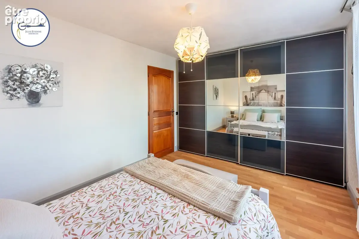 Maison -69 m2 - 5 pieces - photo 11