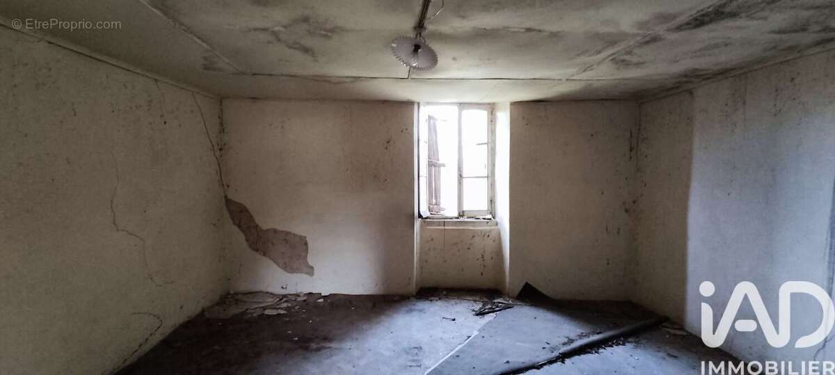 Photo 6 - Maison à NAVES