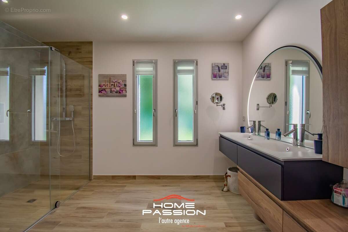 Maison à LES MATHES