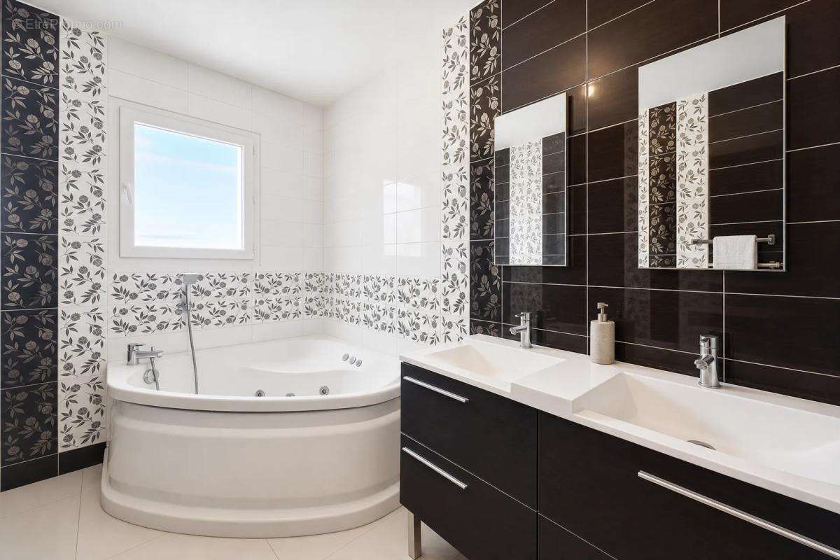 Grande Maison Louée 7 Pièces à Villelongue - photo 15