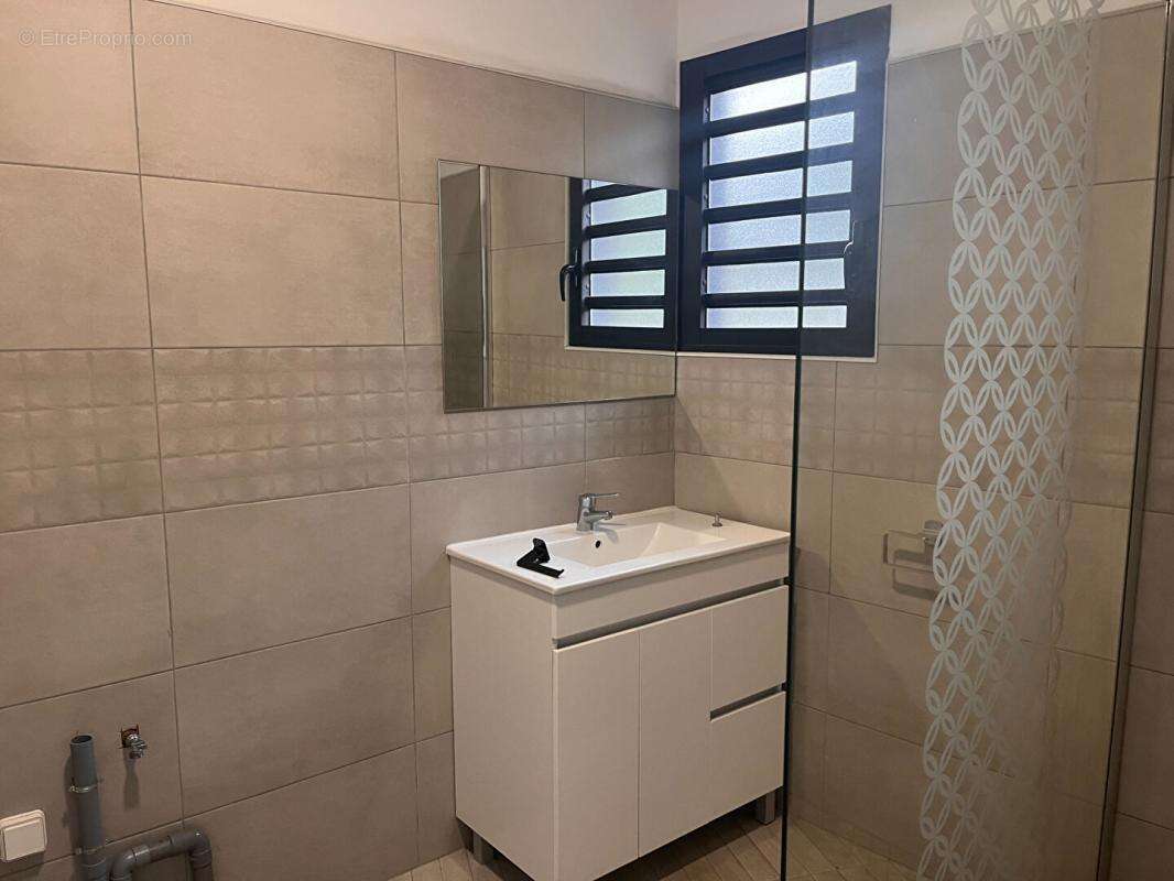 Appartement à LES AVIRONS