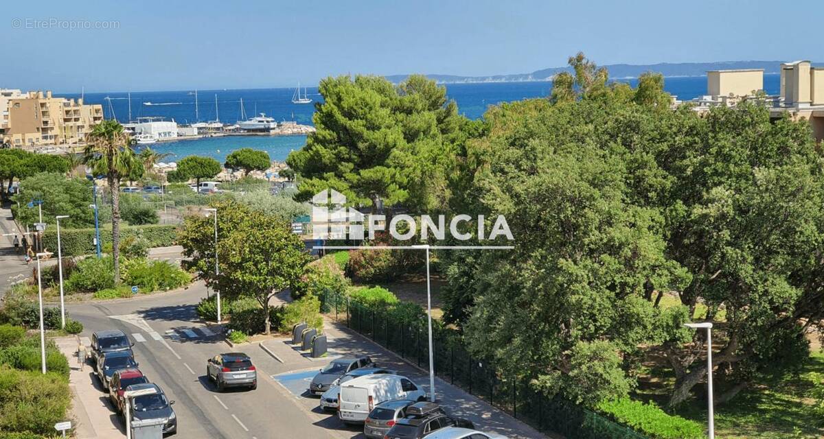 Appartement à BORMES-LES-MIMOSAS