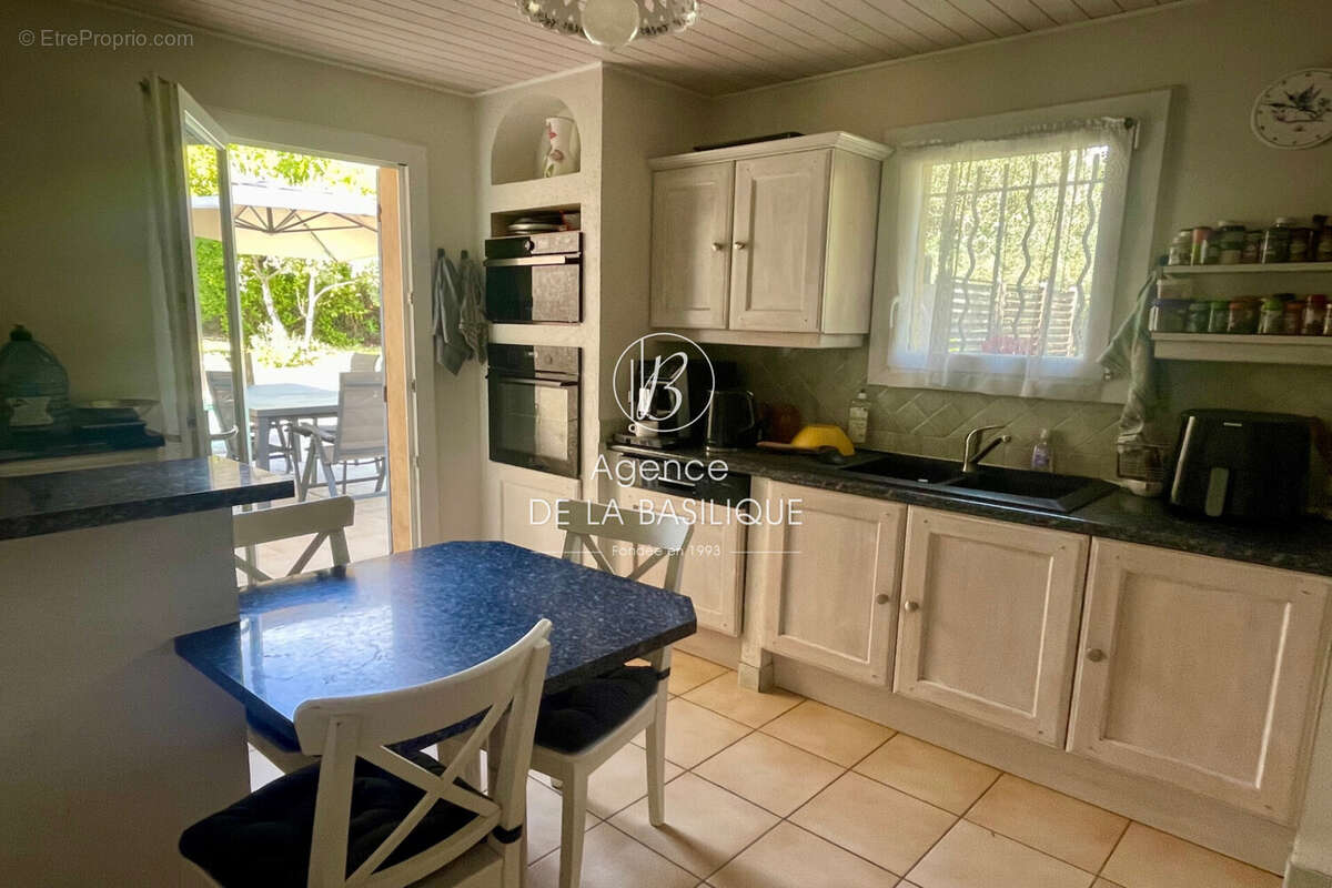 Maison à SEILLONS-SOURCE-D&#039;ARGENS