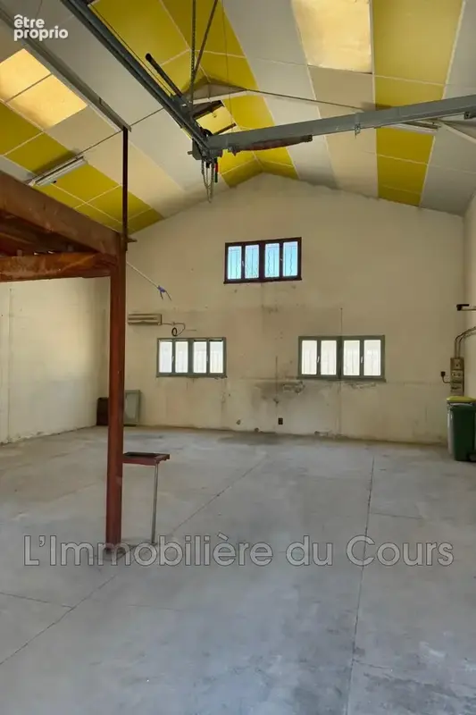 Commerce 120 m² à Vitrolles  - photo 2